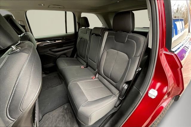 2023 Jeep Grand Cherokee Laredo 4x4