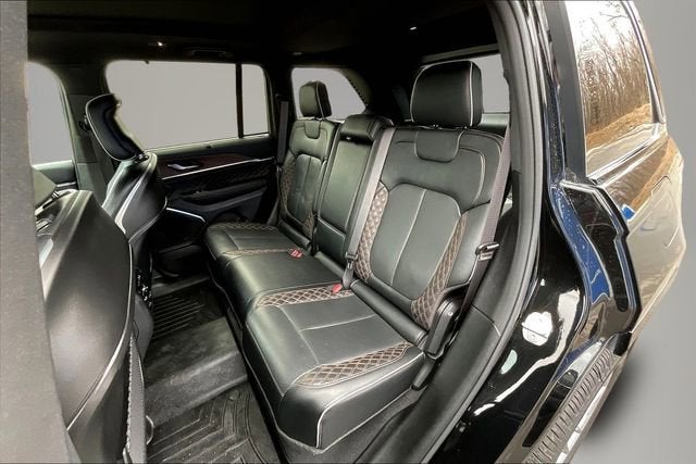 2022 Jeep Grand Cherokee Summit