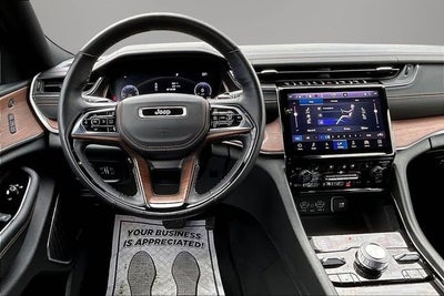 2022 Jeep Grand Cherokee Summit