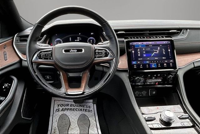 2022 Jeep Grand Cherokee Summit