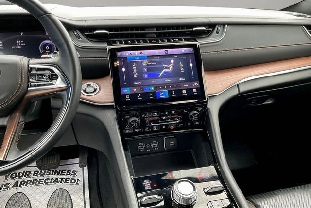 2022 Jeep Grand Cherokee Summit