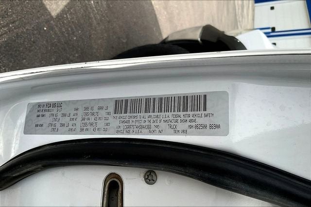 2017 RAM 1500 Tradesman Crew Cab 4x4 6'4" Box