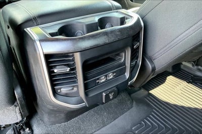 2022 RAM 1500 Big Horn Crew Cab 4x4 5'7" Box