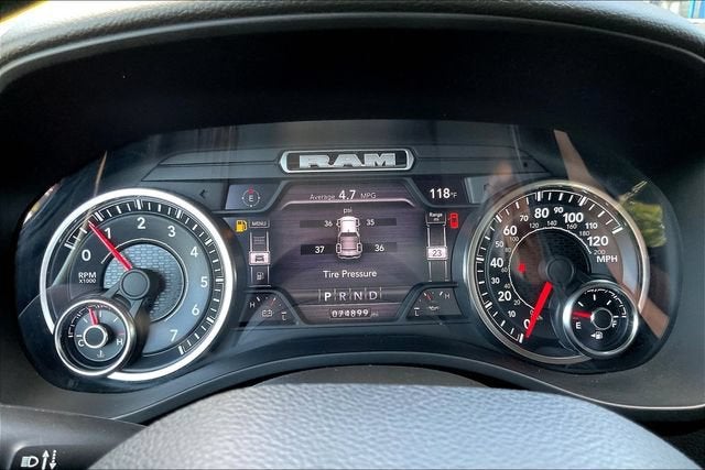 2022 RAM 1500 Big Horn Crew Cab 4x4 5'7" Box