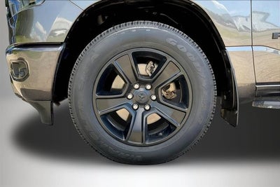 2022 RAM 1500 Big Horn Crew Cab 4x4 5'7" Box