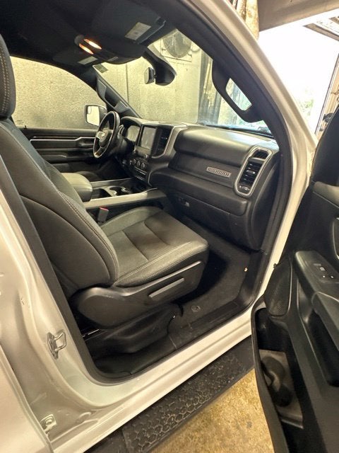 2020 RAM 1500 Big Horn Crew Cab 4x4 5'7" Box