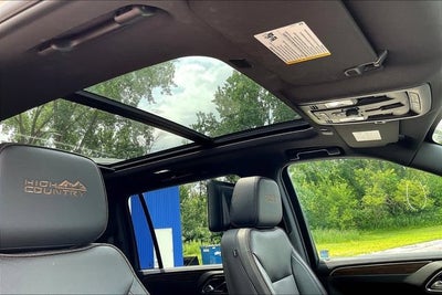 2023 Chevrolet Suburban High Country