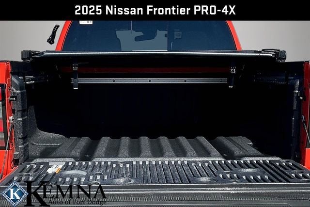2025 Nissan Frontier Crew Cab PRO-4X 4x4