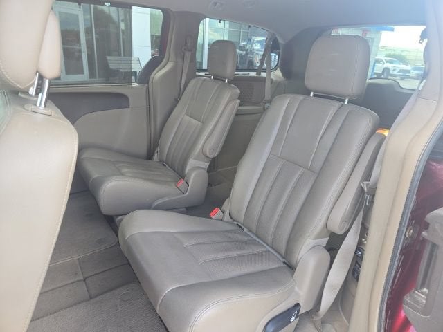 2014 Chrysler Town & Country Touring-L