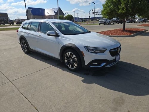 2018 Buick Regal TourX Essence