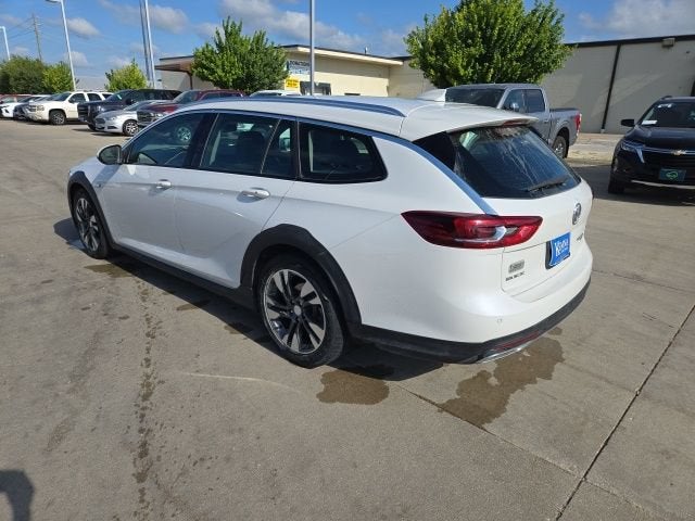 2018 Buick Regal TourX Essence