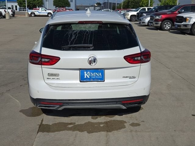 2018 Buick Regal TourX Essence
