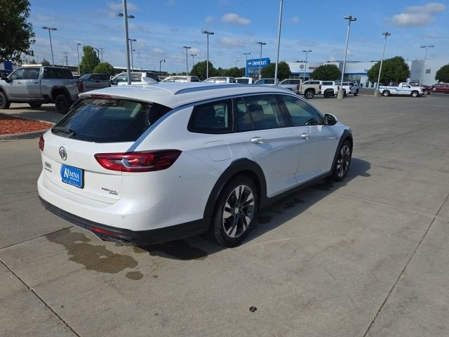 2018 Buick Regal TourX Essence